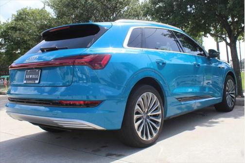 2019 Audi e-tron Premium Plus