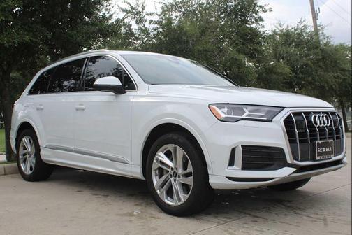 2022 Audi Q7 45 Premium Plus