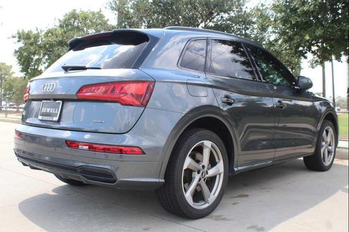 2020 Audi Q5 45 Titanium Premium
