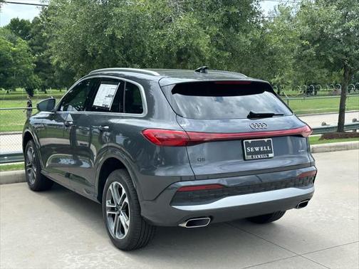 2025 Audi Q5 Premium