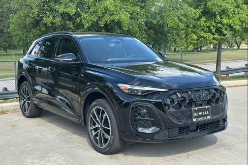 Mythos Black Metallic 2026 Audi Q5 2.0T Progressiv
