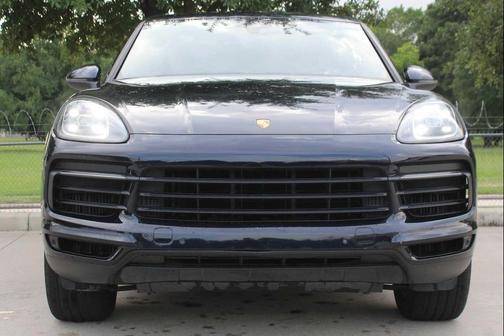 Moonlight Blue Metallic 2019 Porsche Cayenne Cayenne