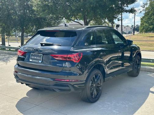 2025 Audi Q3 Premium 45 TFSI S line quattro Tiptronic