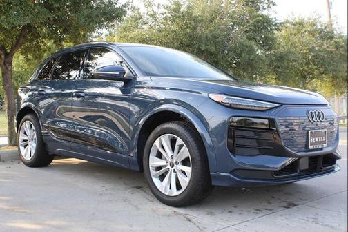 2025 Audi Q6 e-tron Premium Plus