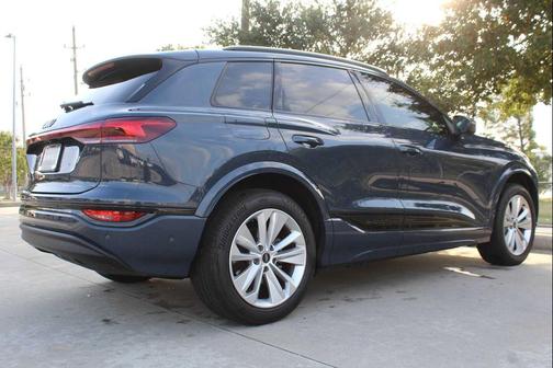 2025 Audi Q6 e-tron Premium Plus