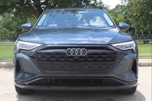 Plasma Blue Metallic 2024 Audi Q8 e-tron Premium