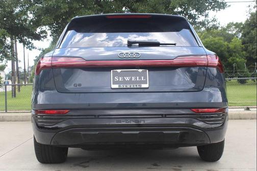 Plasma Blue Metallic 2024 Audi Q8 e-tron Premium