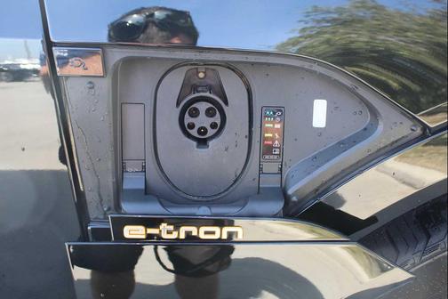 2023 Audi e-tron Premium Plus quattro