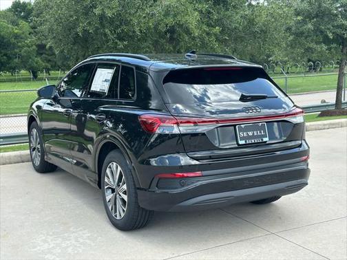 2025 Audi Q4 e-tron Premium 45 RWD