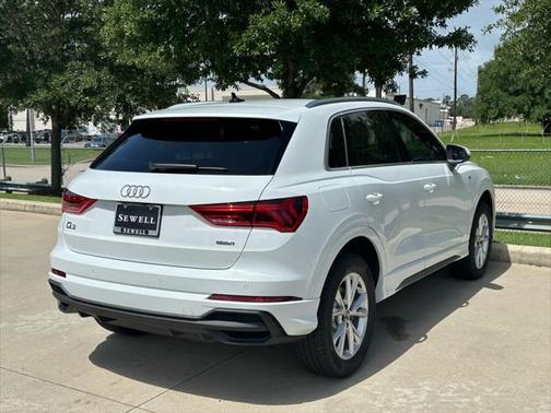 2025 Audi Q3 Premium 45 TFSI S line quattro Tiptronic