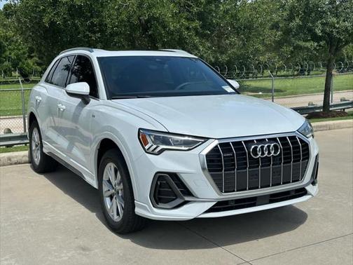 2025 Audi Q3 Premium 45 TFSI S line quattro Tiptronic