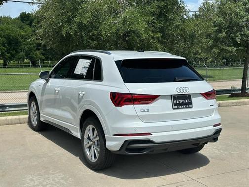 2025 Audi Q3 Premium 45 TFSI S line quattro Tiptronic
