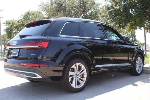 2021 Audi Q7 45 Premium Plus
