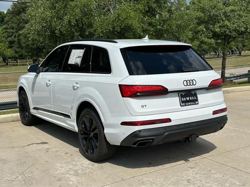 2025 Audi Q7 55 Premium Plus