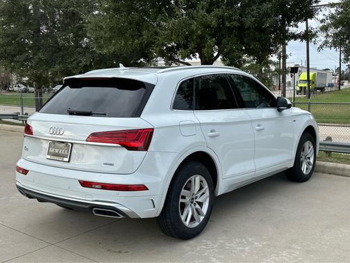 2023 Audi Q5 45 S line Premium