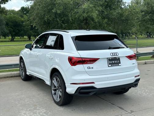 2025 Audi Q3 Premium 45 TFSI S line quattro Tiptronic