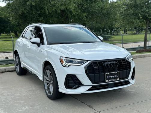 2025 Audi Q3 Premium 45 TFSI S line quattro Tiptronic