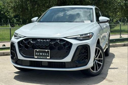 Glacier White Metallic 2026 Audi Q5 Premium Plus TFSI quattro S tronic