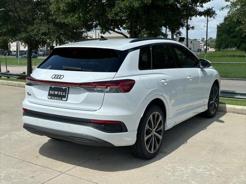 2025 Audi Q4 e-tron Premium 45 quattro