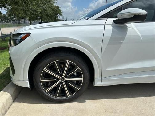 2025 Audi Q4 e-tron Premium 45 quattro