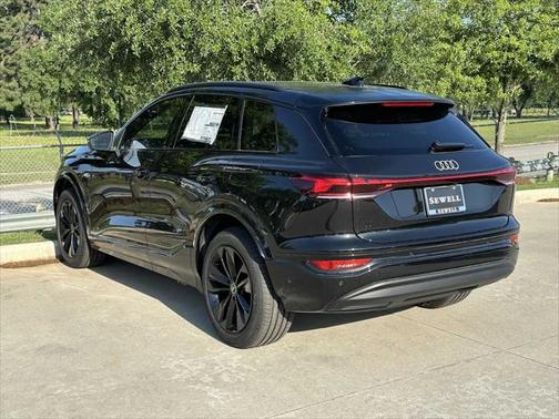 2025 Audi Q6 e-tron Premium