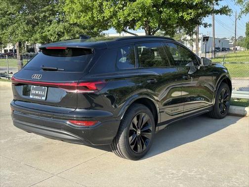 2025 Audi Q6 e-tron Premium