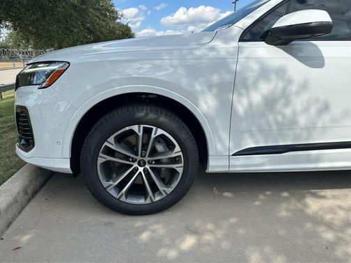 2026 Audi Q7 45 Premium