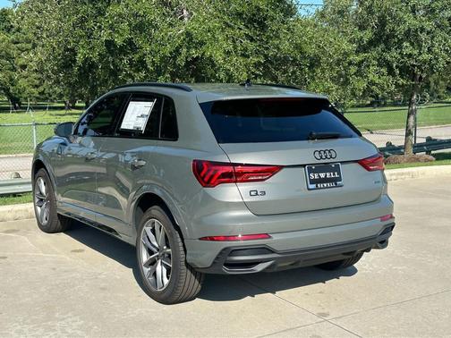 2025 Audi Q3 Premium 45 TFSI S line quattro Tiptronic