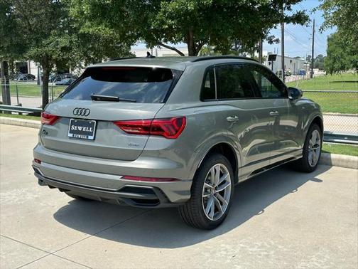 2025 Audi Q3 Premium 45 TFSI S line quattro Tiptronic