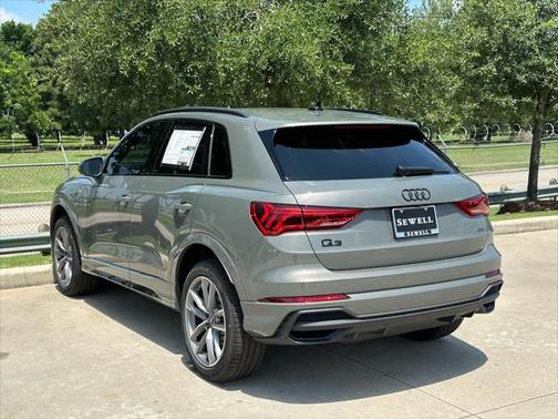 2025 Audi Q3 Premium 45 TFSI S line quattro Tiptronic