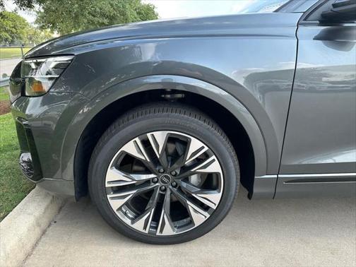 2025 Audi Q8 55 Premium Plus