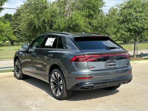 2025 Audi Q8 55 Premium Plus
