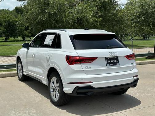 2025 Audi Q3 Premium 45 TFSI S line quattro Tiptronic