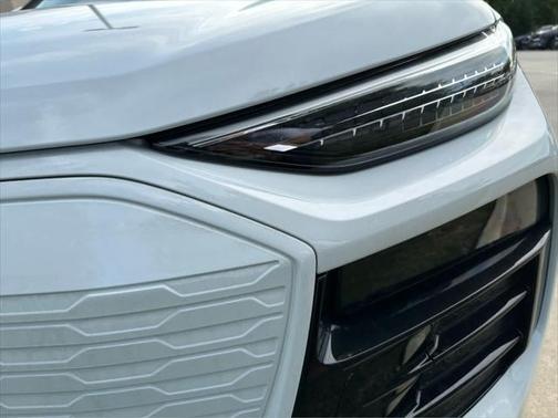 2025 Audi Q6 e-tron Premium Plus