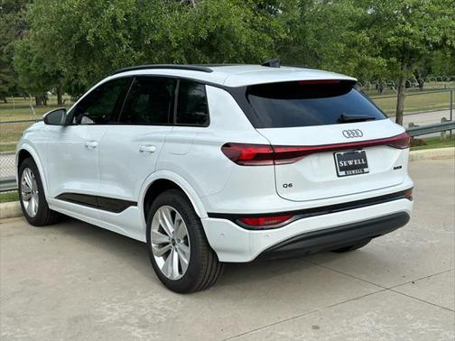 2025 Audi Q6 e-tron Premium Plus