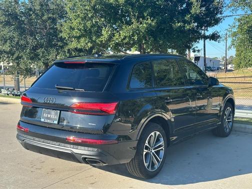 2026 Audi Q7 45 Premium