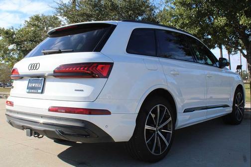 2023 Audi Q7 55 Premium Plus