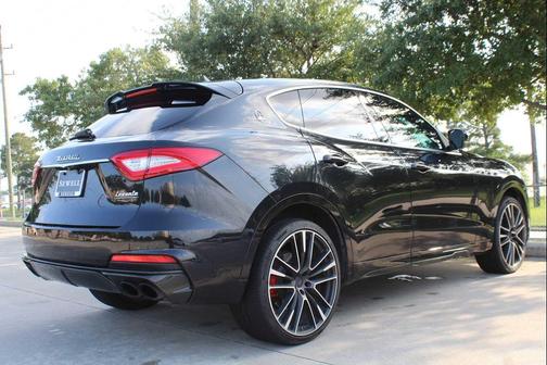 Nero Ribelle Mica 2019 Maserati Levante Trofeo