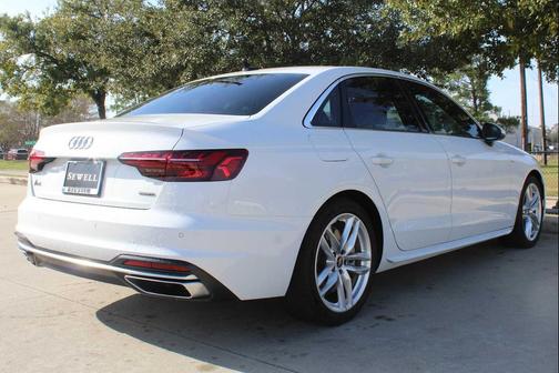 2023 Audi A4 45 S line Premium