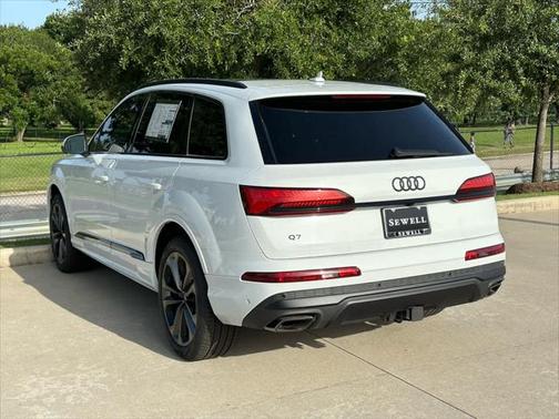 2025 Audi Q7 55 Premium Plus