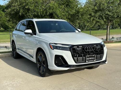2025 Audi Q7 55 Premium Plus