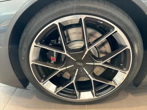 2025 Audi RS e-tron GT performance