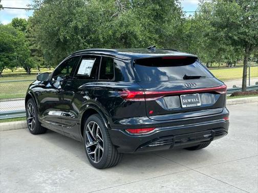 2025 Audi SQ6 e-tron Premium Plus quattro