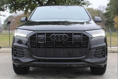 2023 Audi Q7 45 Premium Plus