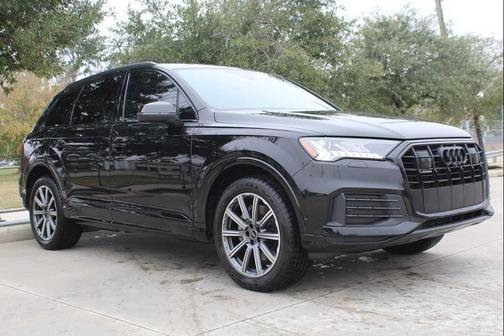 2023 Audi Q7 45 Premium Plus