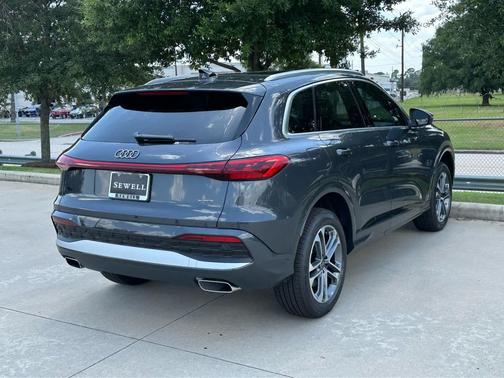 2025 Audi Q5 Premium TFSI quattro S tronic