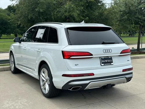 2025 Audi Q7 55 Premium Plus