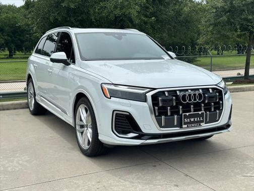 2025 Audi Q7 55 Premium Plus