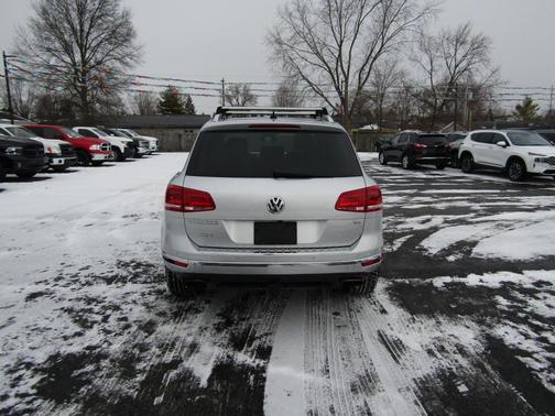 2017 Volkswagen Touareg V6 Wolfsburg Edition