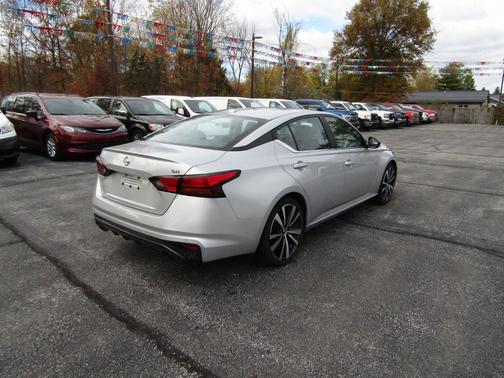 2022 Nissan Altima SR FWD